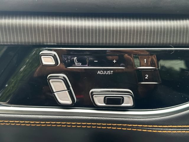 Used 2025 Jeep Grand Wagoneer Series III w/ Rear Seat Video Group 1 AWD/4WD image 28