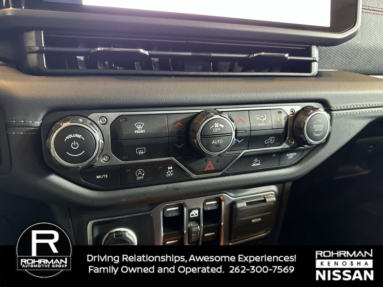 Used 2025 Jeep Wrangler Rubicon image 10