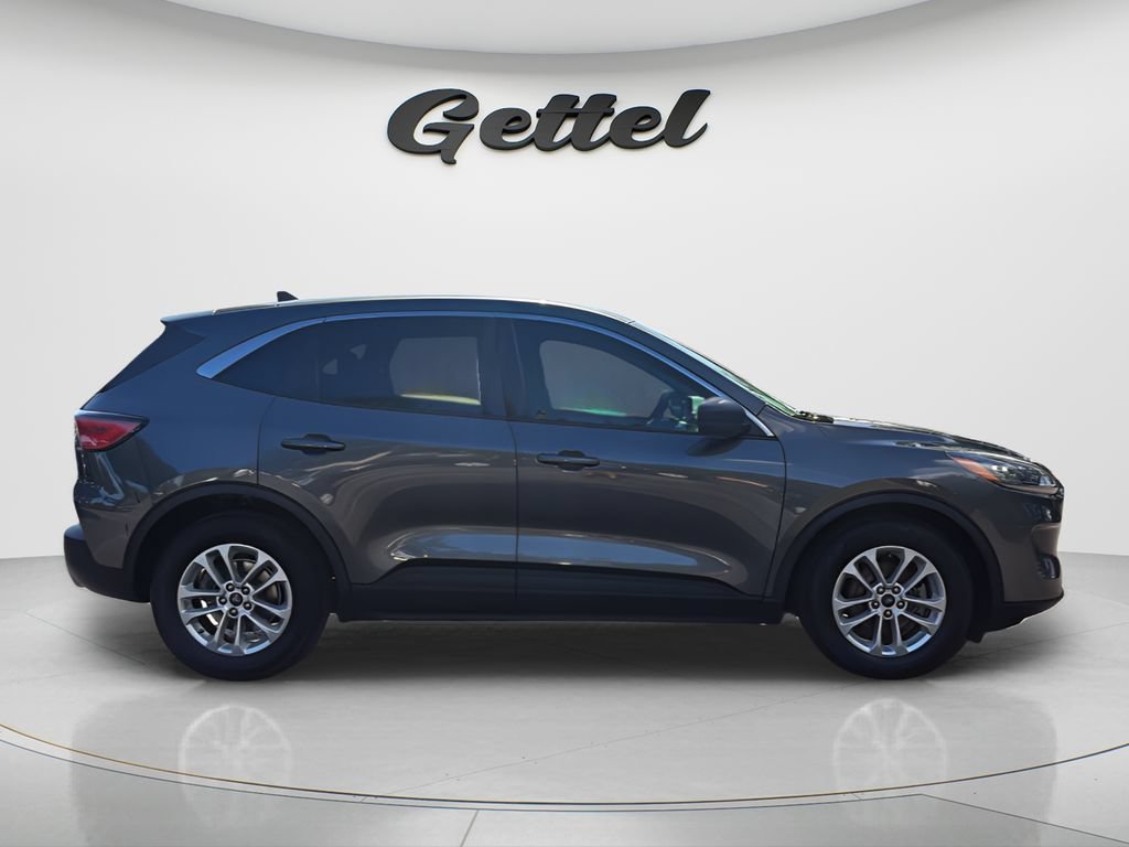Used 2022 Ford Escape SE w/ Convenience Package FWD image 4