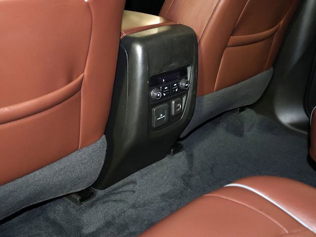 Used 2021 Buick Enclave Avenir w/ Avenir Technology Package AWD/4WD image 16