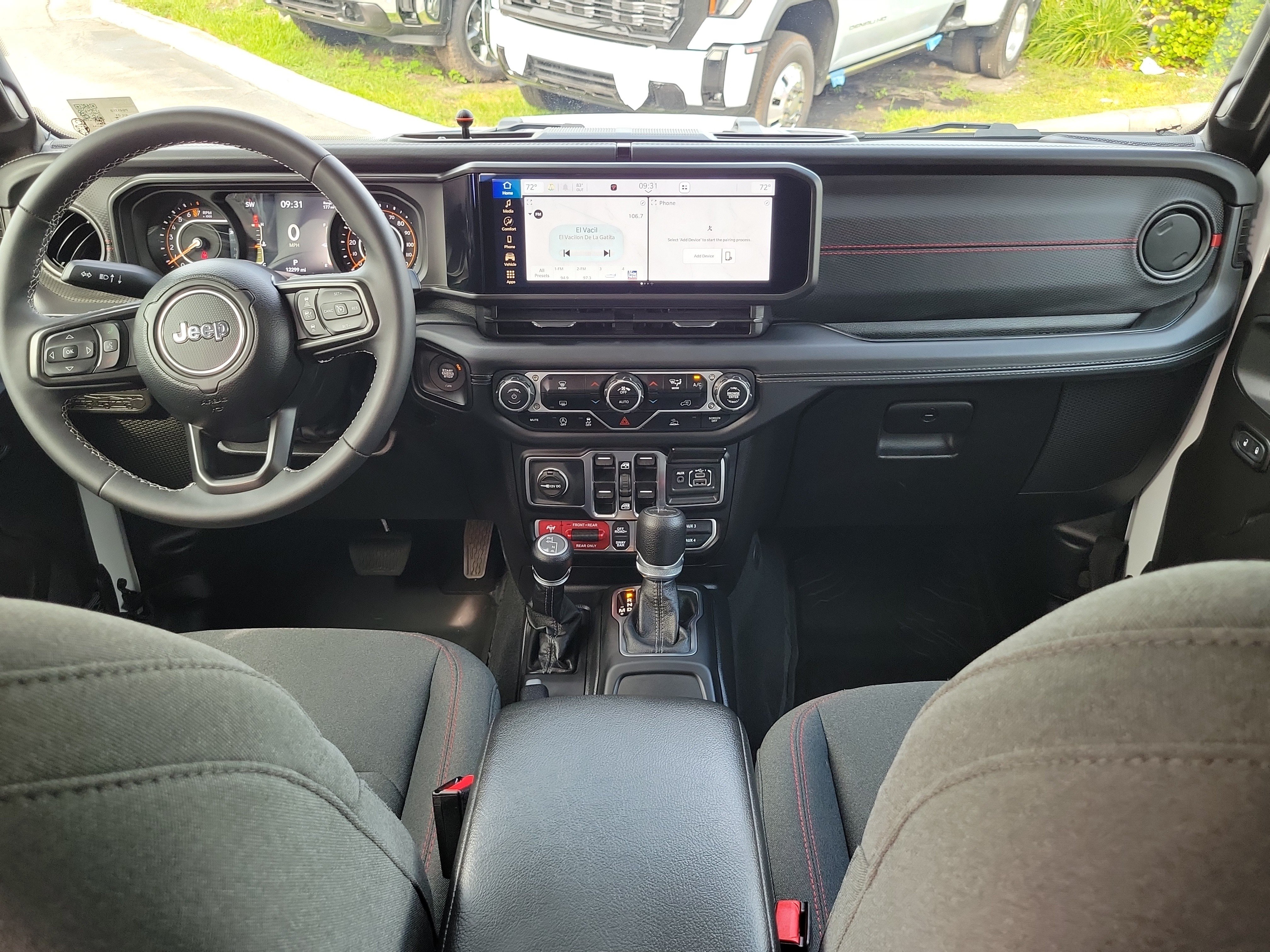 Used 2025 Jeep Gladiator Rubicon AWD/4WD image 15