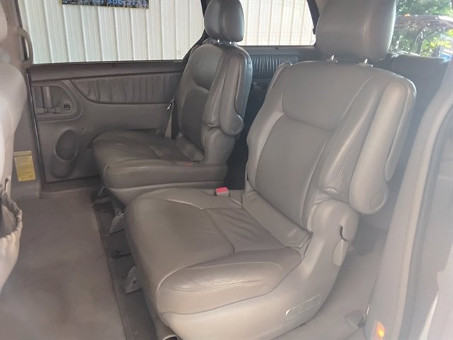 Used 2004 Toyota Sienna XLE AWD/4WD image 14