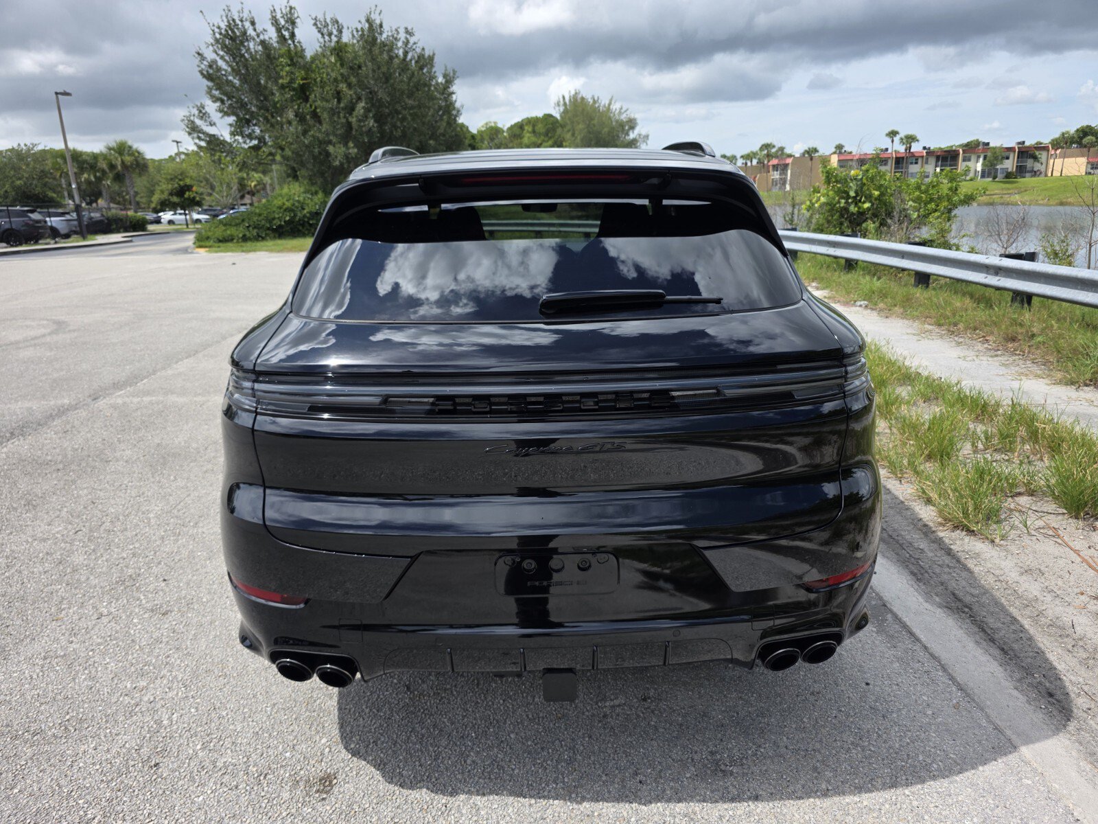 Used 2025 Porsche Cayenne GTS AWD/4WD image 6