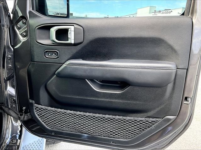 Used 2019 Jeep Wrangler Unlimited Sahara image 12