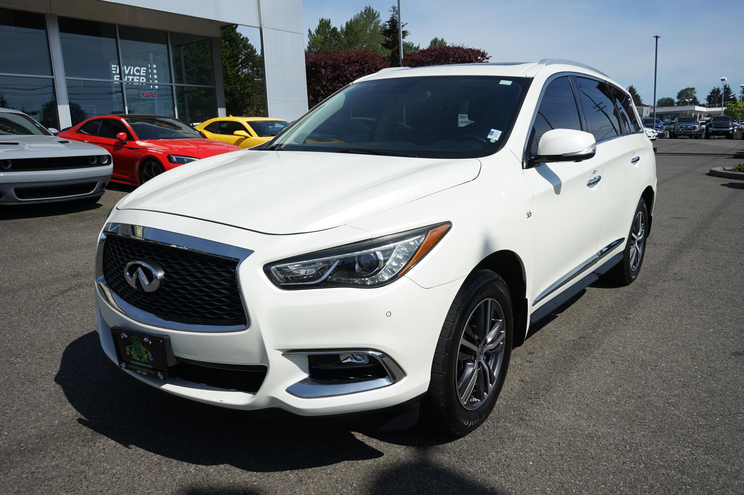 Used 2017 INFINITI QX60 Luxe w/ Premium Plus Package