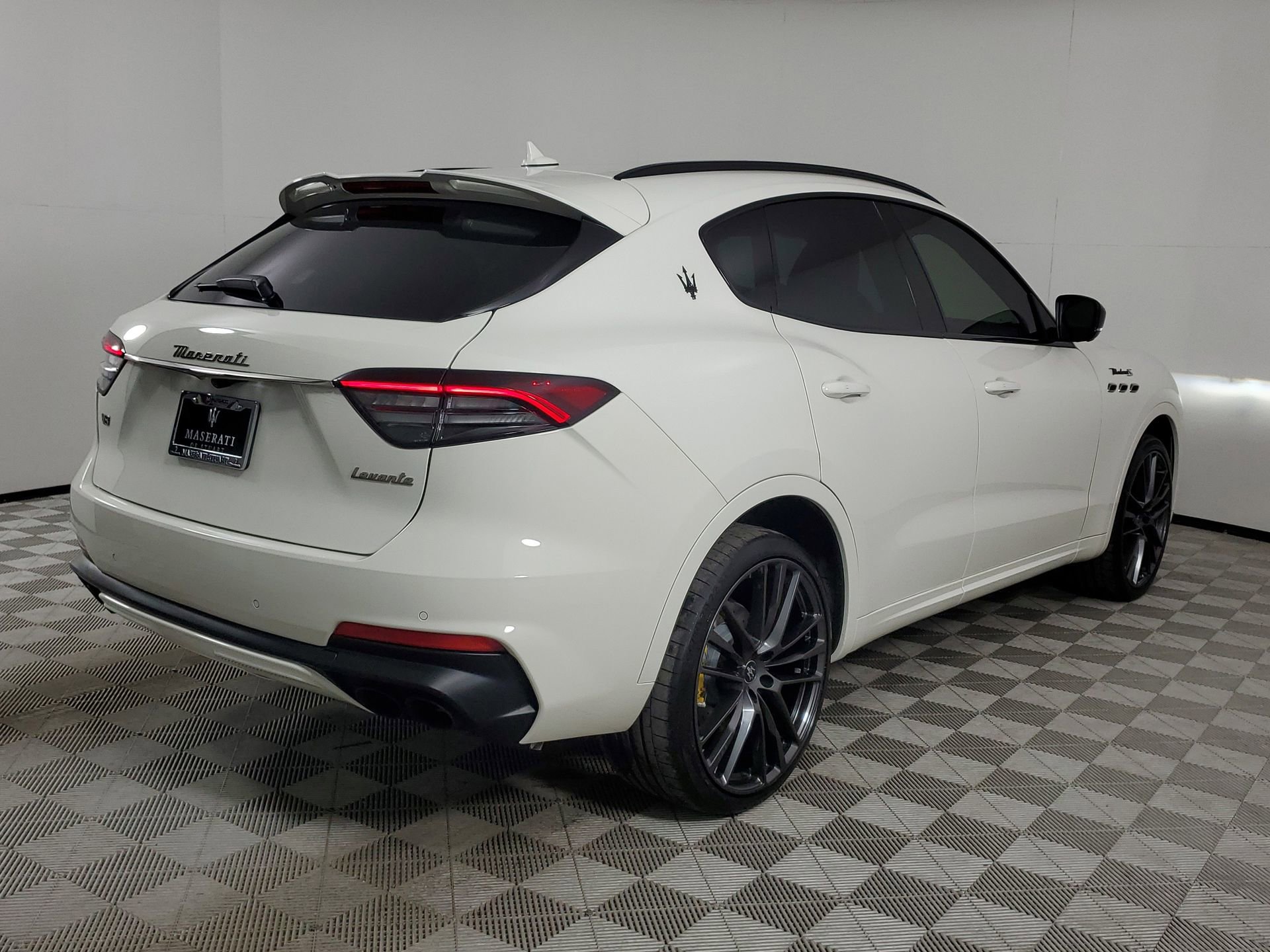 Used 2023 Maserati Levante Modena S image 10