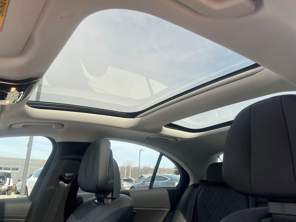 Used 2024 Mercedes-Benz E 350 4MATIC Sedan image 16