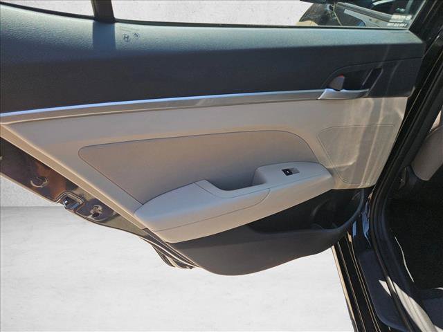 Used 2020 Hyundai Elantra SEL w/ Cargo Package (C1) FWD image 12