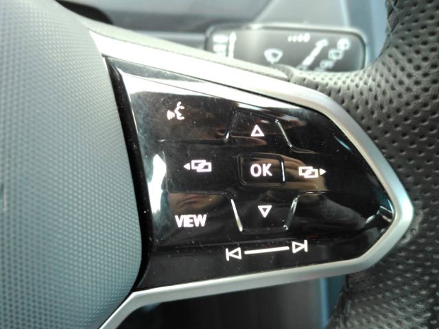 Used 2024 Volkswagen Tiguan SE R-Line AWD/4WD image 39