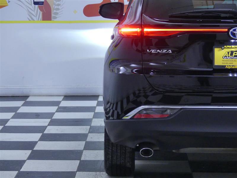 Used 2021 Toyota Venza XLE image 31