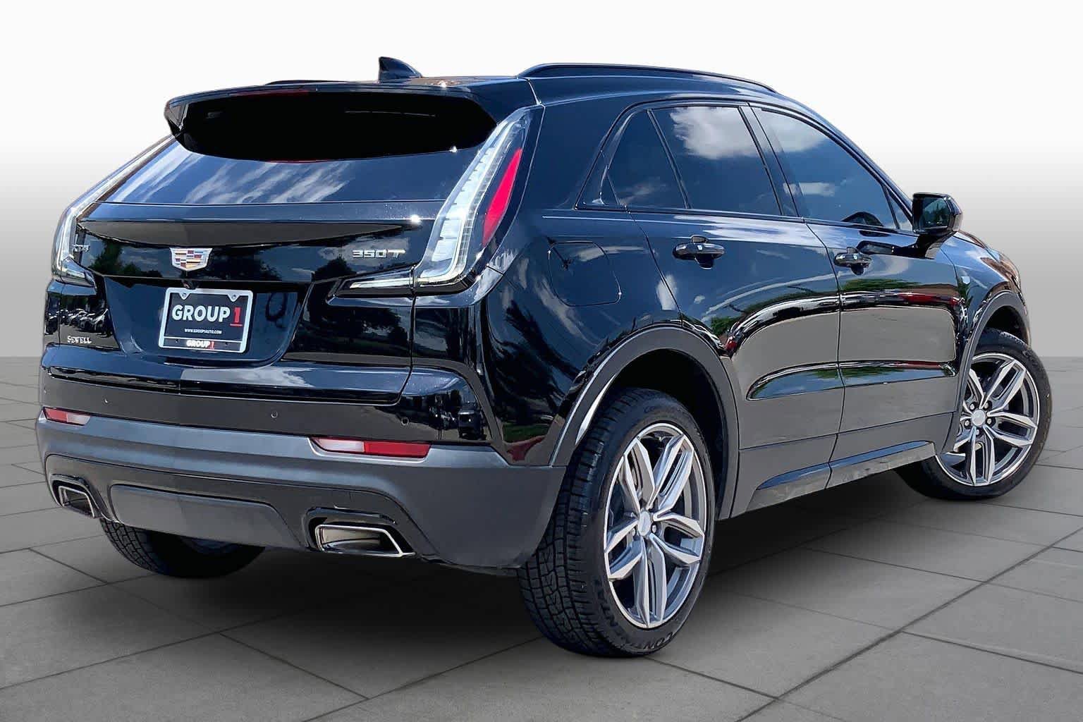 Used 2020 Cadillac XT4 Sport w/ Cold Weather Package FWD image 13