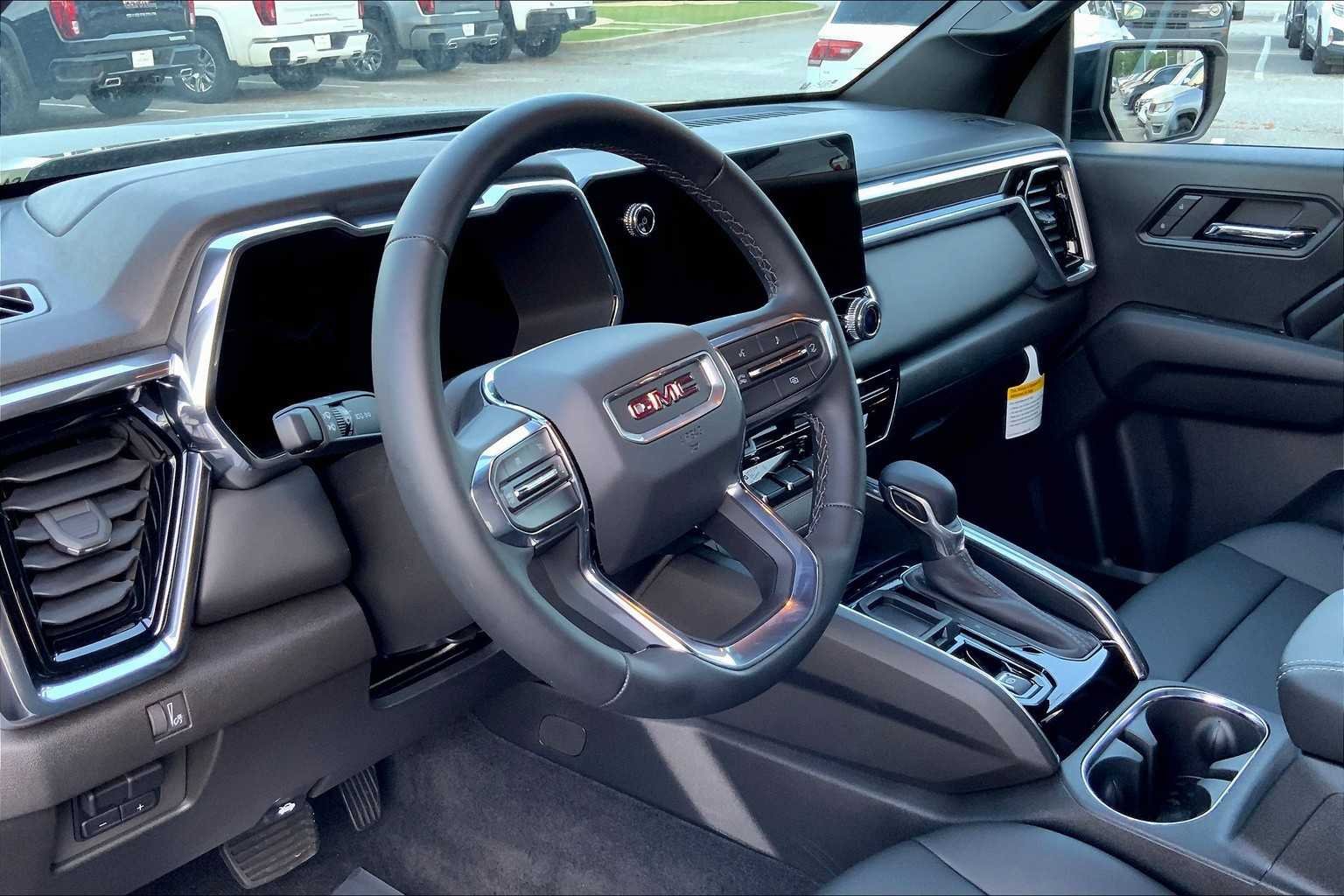 New 2025 GMC Canyon Elevation w/ Convenience Package image 8