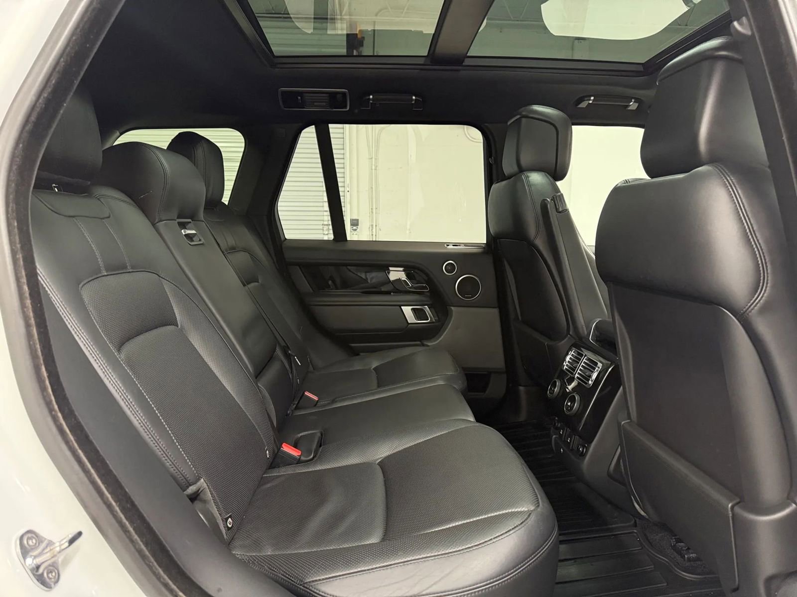 Used 2020 Land Rover Range Rover HSE AWD/4WD image 18