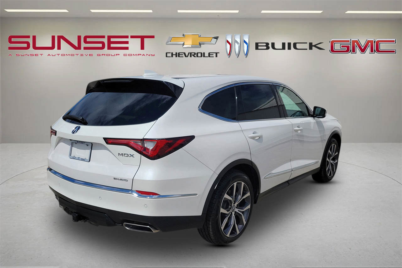 Used 2023 Acura MDX SH-AWD w/ Technology Package image 4