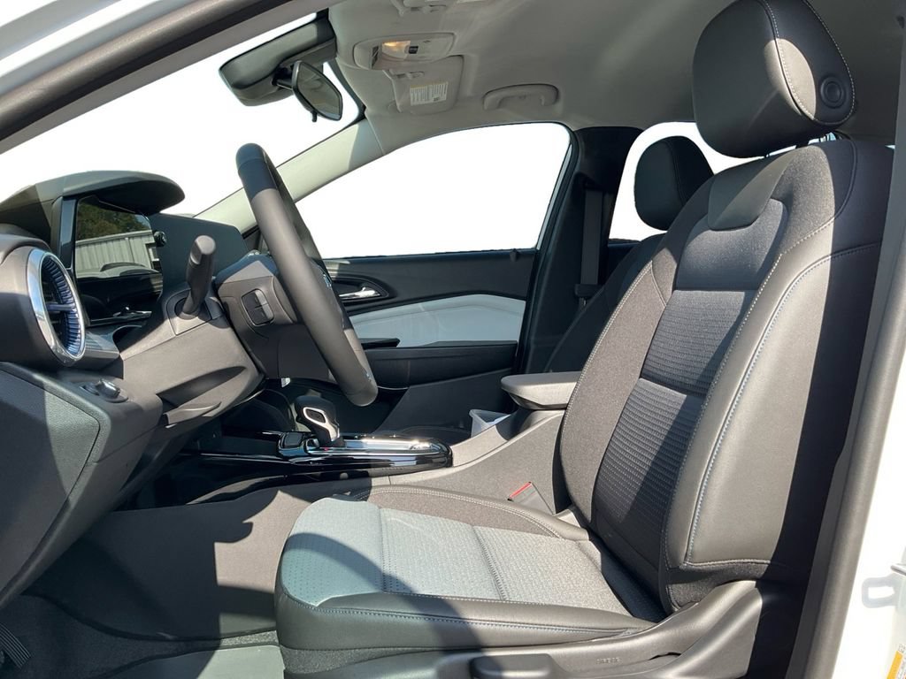 New 2026 Chevrolet Trax LT w/ Driver Confidence Package FWD image 23