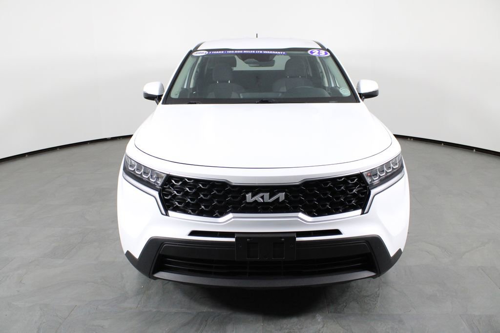 Used 2023 Kia Sorento LX image 10