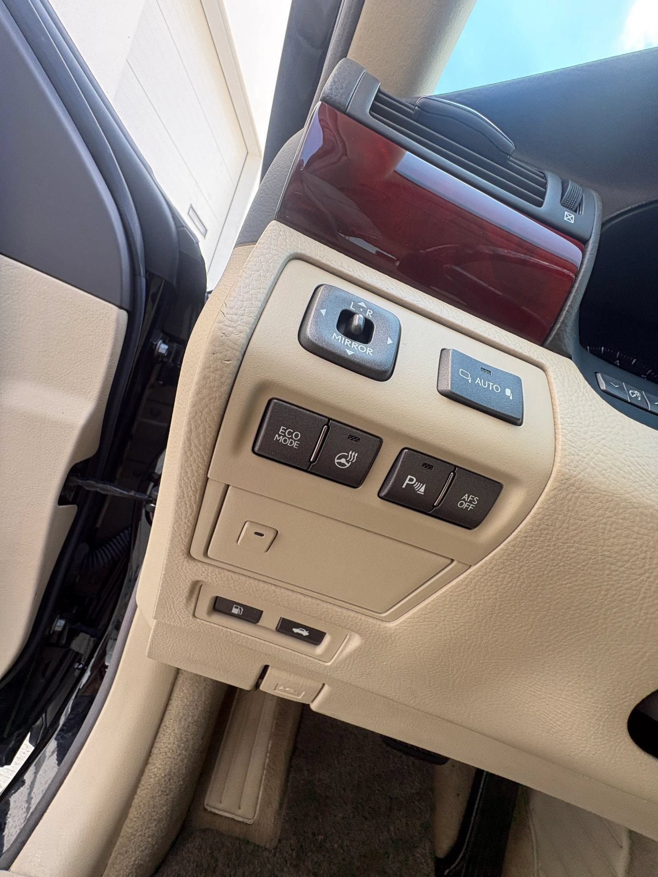 Used 2012 Lexus LS 460 w/ Luxury Value Edition RWD image 28