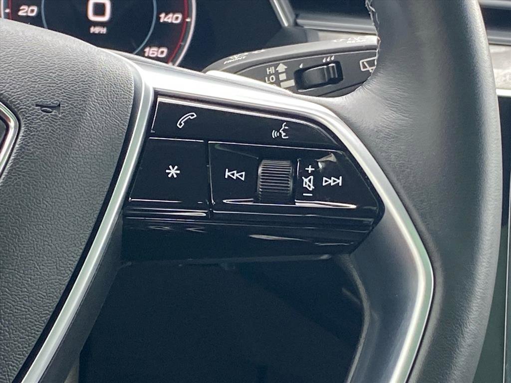 Used 2024 Audi Q8 e-tron Premium Plus w/ Premium Plus Package image 9