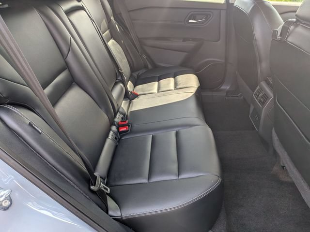 Used 2023 Nissan Rogue SL AWD/4WD image 28