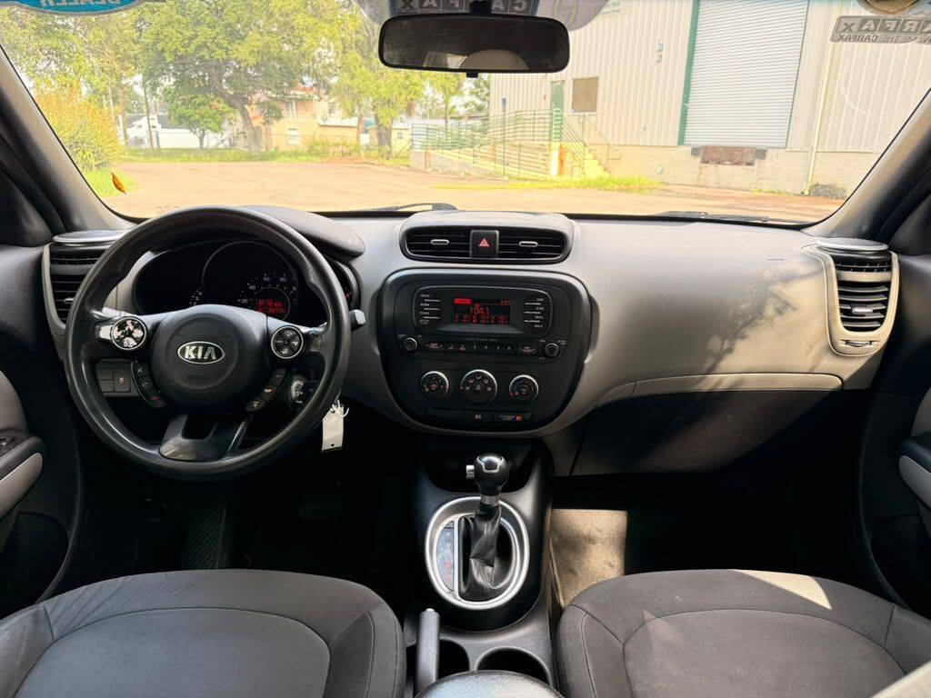 Used 2014 Kia Soul FWD image 13