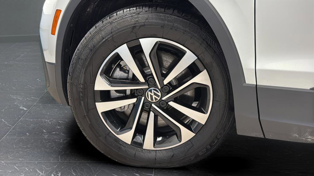 Used 2024 Volkswagen Tiguan S image 34