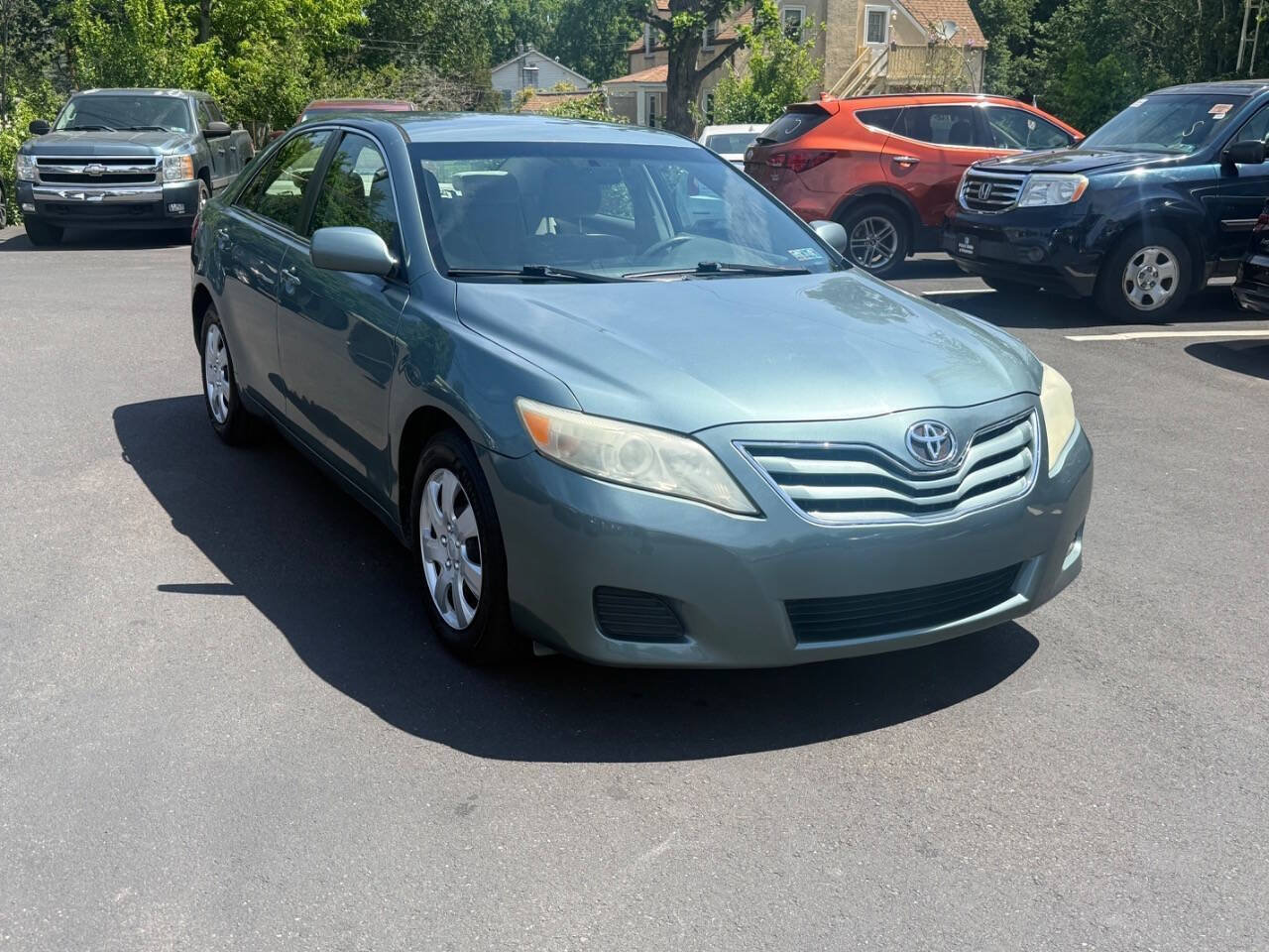 Used 2010 Toyota Camry LE FWD image 2