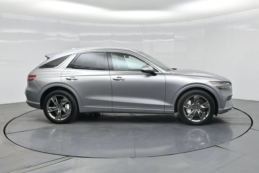 Used 2025 Genesis Electrified GV70 w/ Prestige Package AWD/4WD image 31