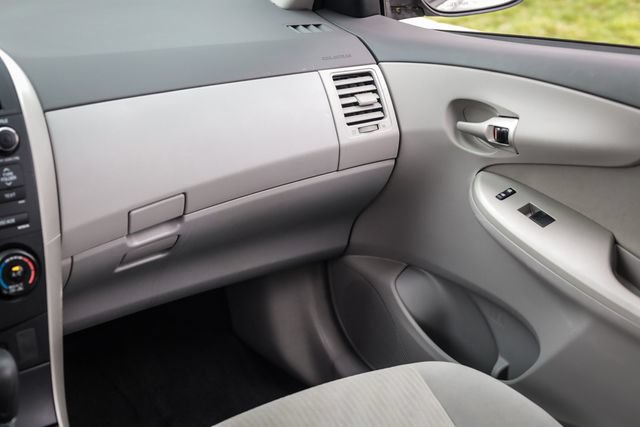 Used 2010 Toyota Corolla LE FWD image 24