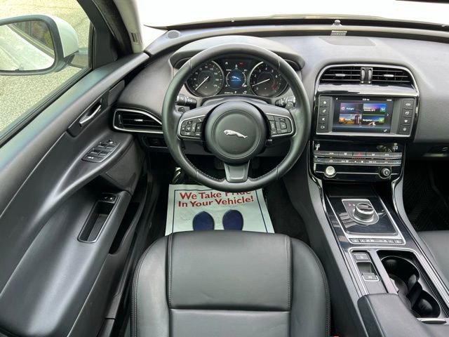 Used 2018 Jaguar XE image 31