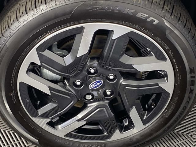 Used 2025 Subaru Forester Limited image 30