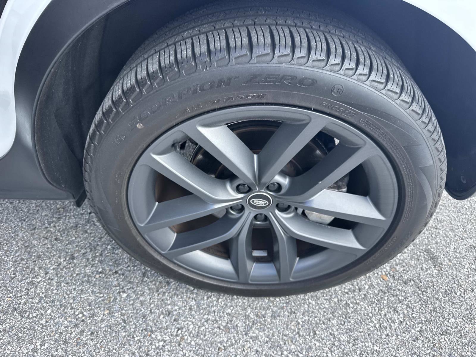 Used 2024 Land Rover Range Rover Sport SE image 11