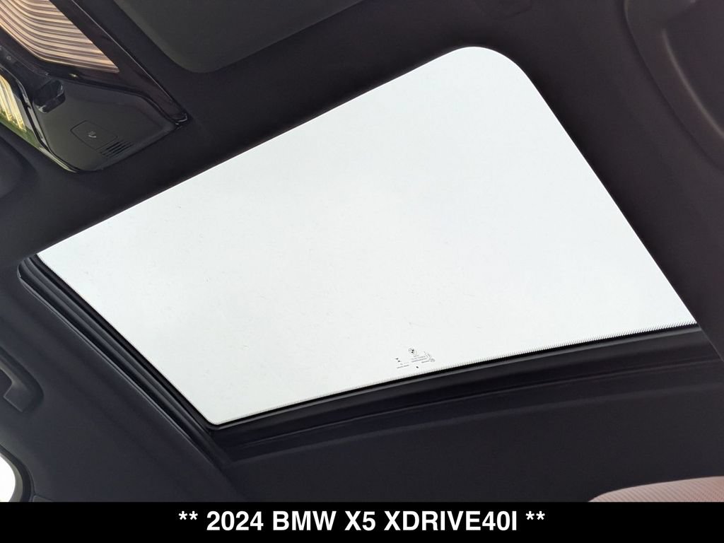 Used 2024 BMW X5 xDrive40i w/ Premium Package AWD/4WD image 4