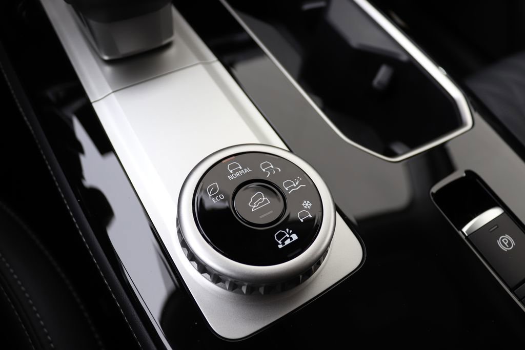 New 2026 Mitsubishi Outlander SEL image 19