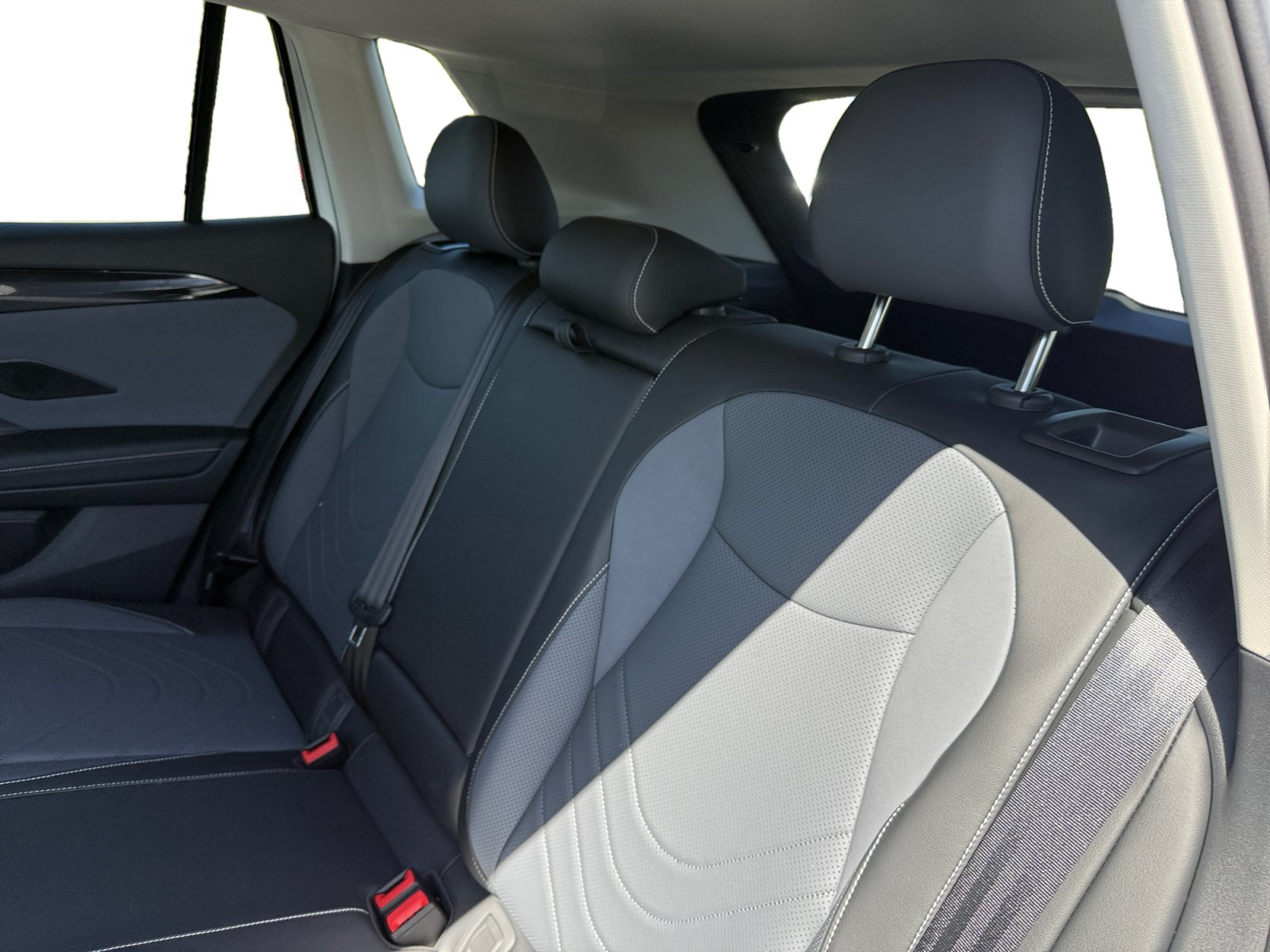 New 2026 Volkswagen Tiguan SE FWD image 16