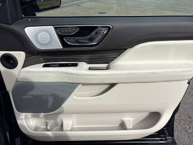 Certified 2024 Lincoln Navigator Black Label AWD/4WD image 22
