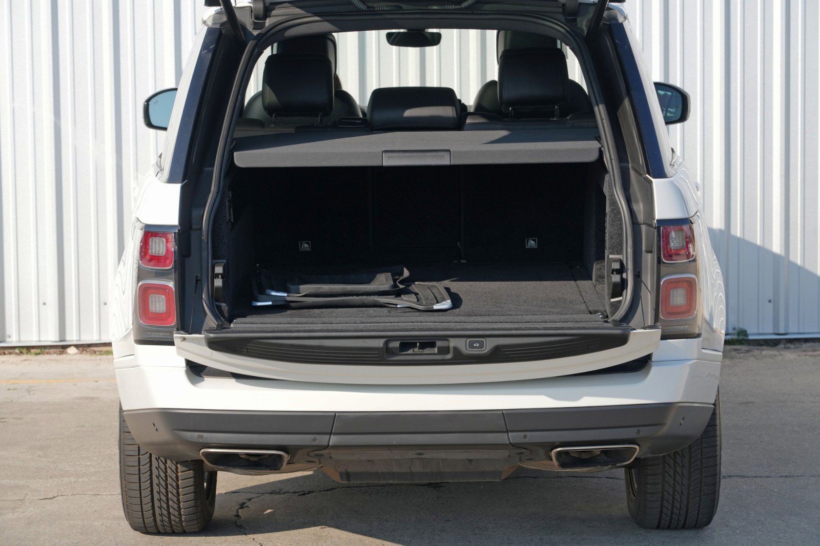 Used 2018 Land Rover Range Rover HSE image 9