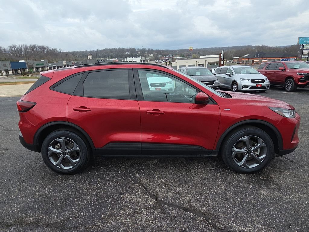 Used 2025 Ford Escape ST-Line Select AWD/4WD image 9