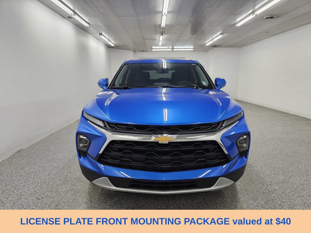 Used 2026 Chevrolet Blazer LT FWD image 2