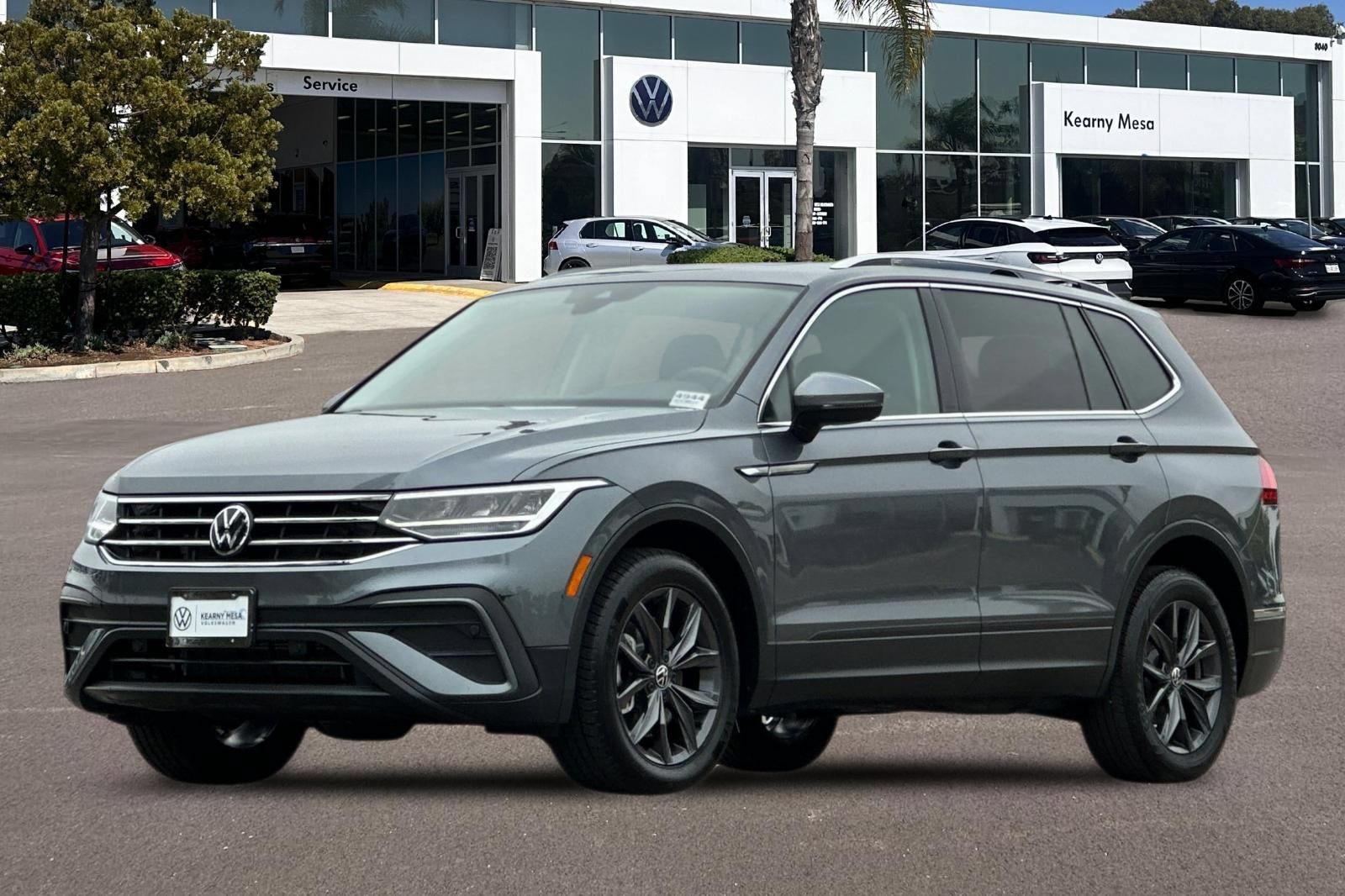 Used 2023 Volkswagen Tiguan SE FWD image 8