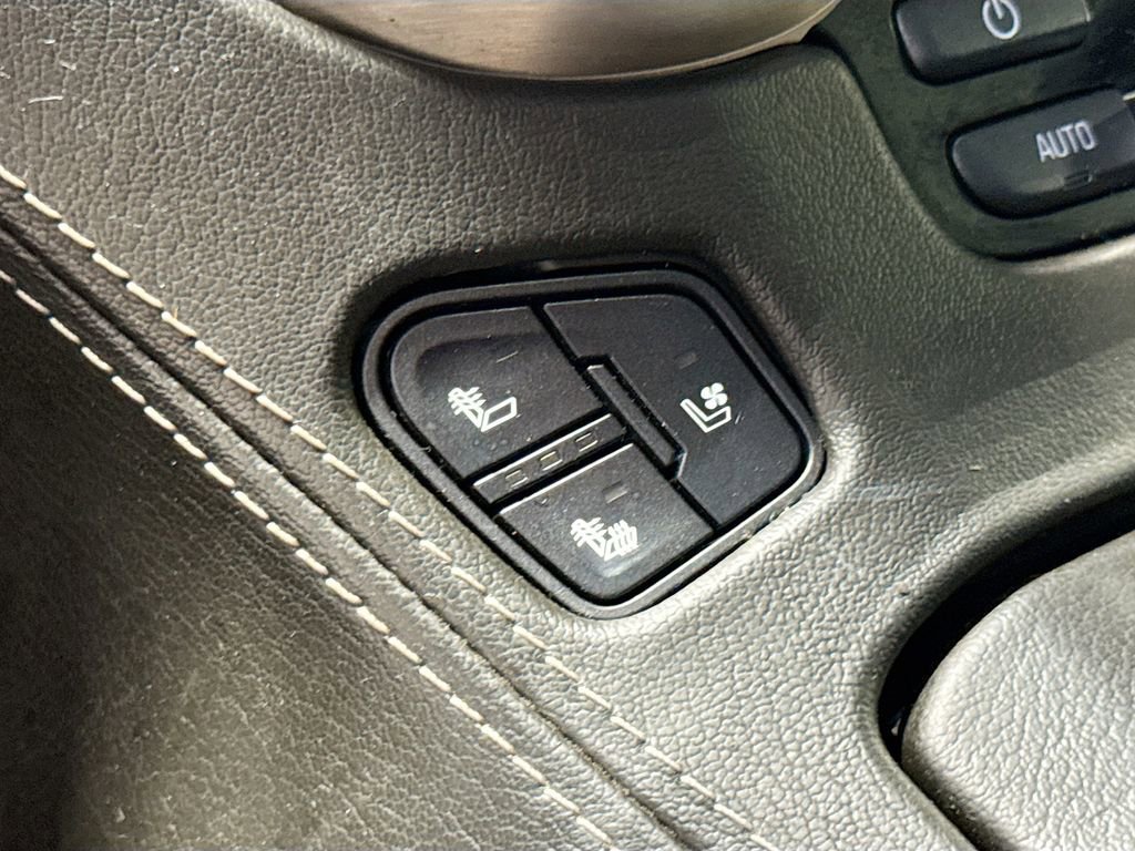 Used 2019 GMC Yukon XL Denali image 21