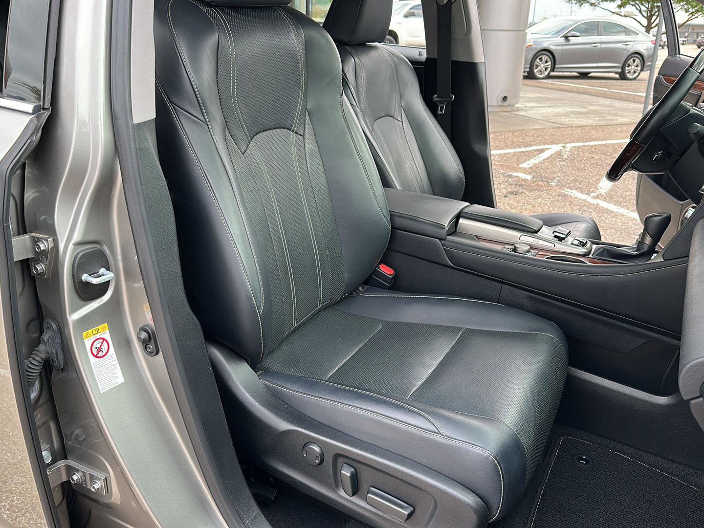 Used 2019 Lexus RX 350L FWD image 19