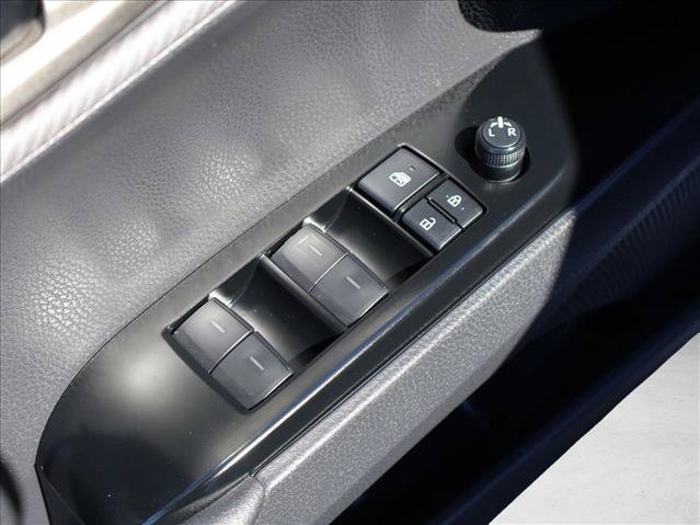 Used 2025 Toyota Camry SE w/ Convenience Package AWD/4WD image 11