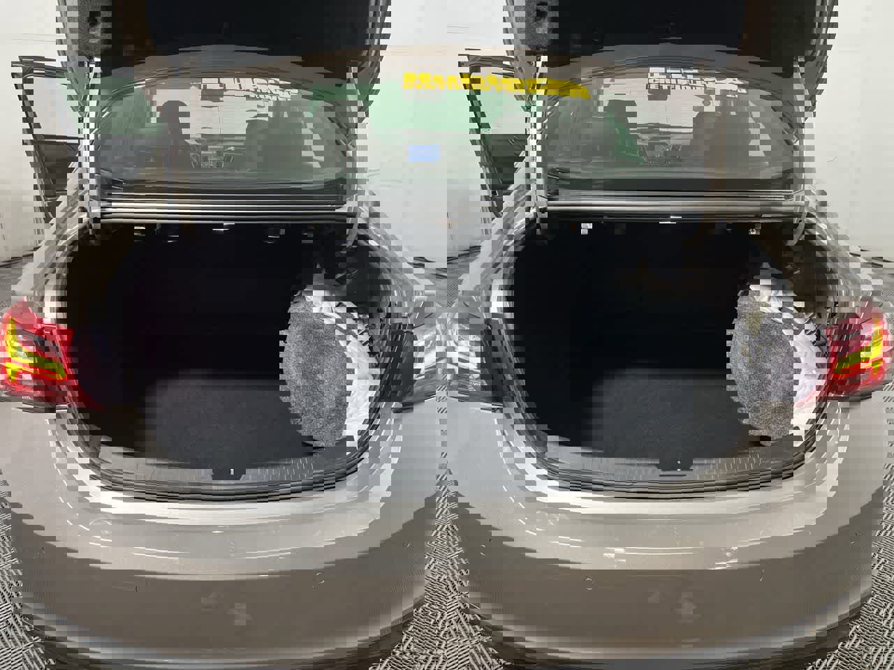 Used 2024 Chevrolet Malibu LT image 28