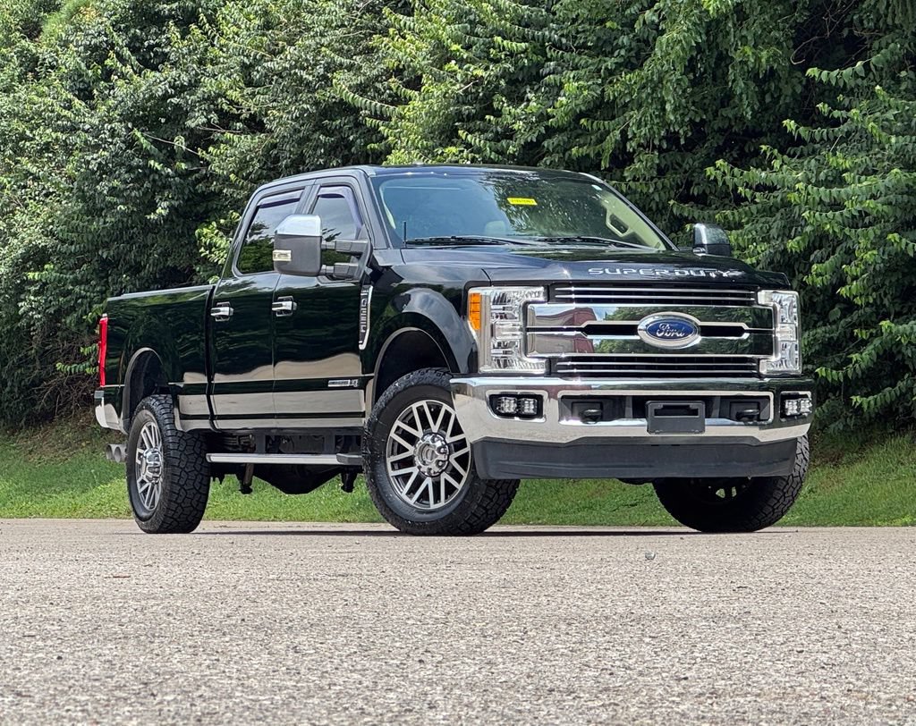 Used 2017 Ford F350 Lariat w/ Lariat Value Package AWD/4WD image 2