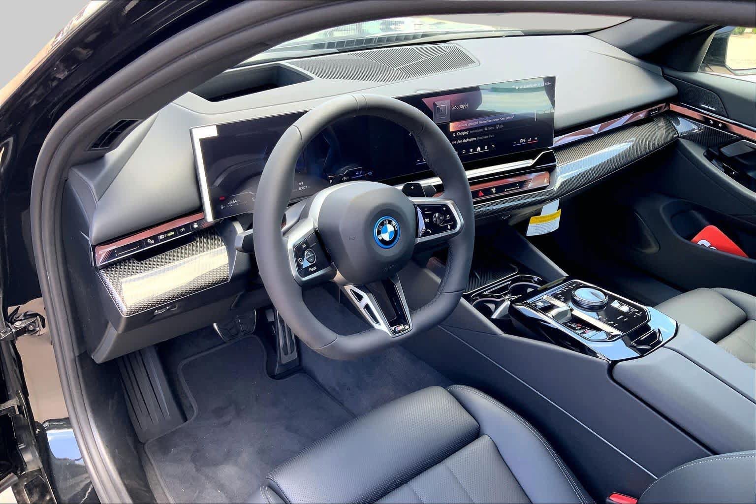 New 2026 BMW 550e xDrive w/ Premium Package AWD/4WD image 8
