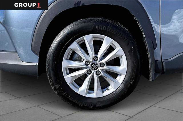 Certified 2022 Toyota Corolla Cross LE image 11