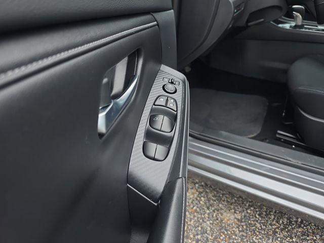 Used 2020 Nissan Sentra SV FWD image 17