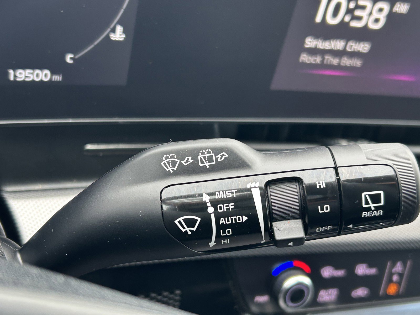 Used 2025 Kia Sportage SX image 24