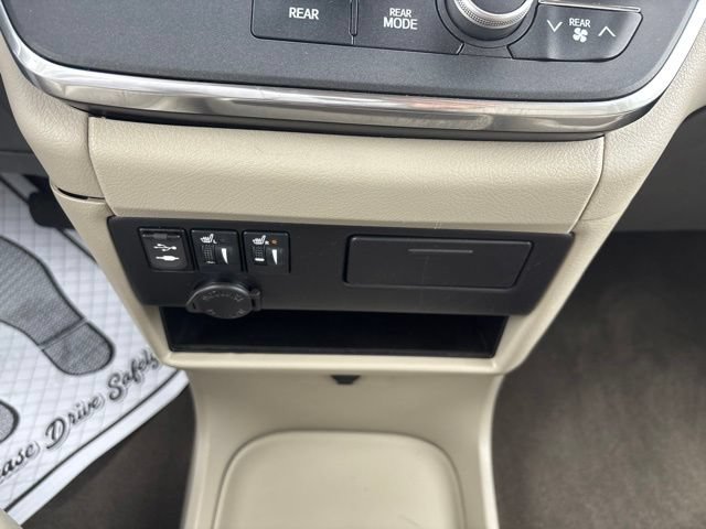 Used 2017 Toyota Sienna XLE FWD image 23