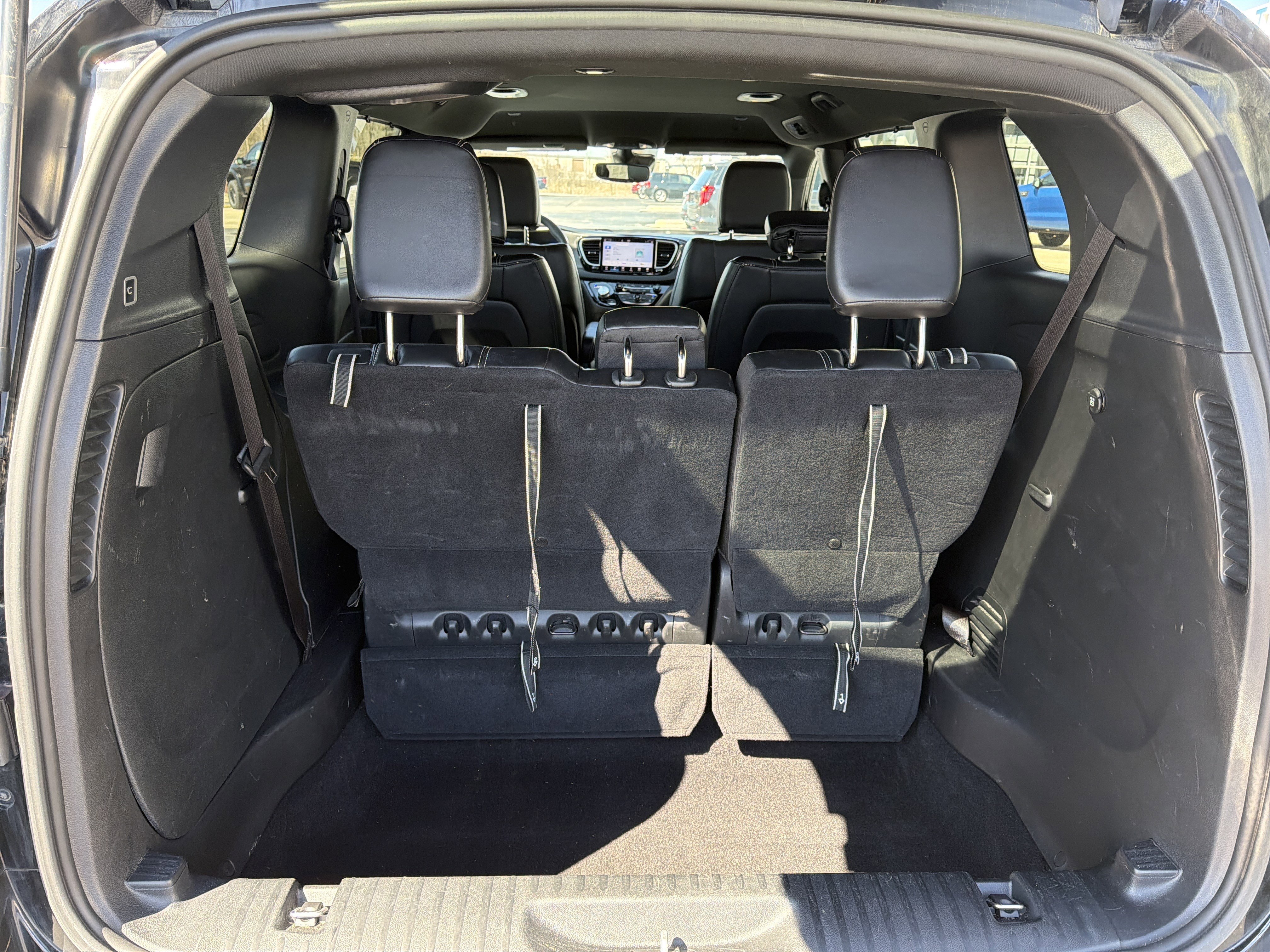 Used 2025 Chrysler Pacifica Select FWD image 15